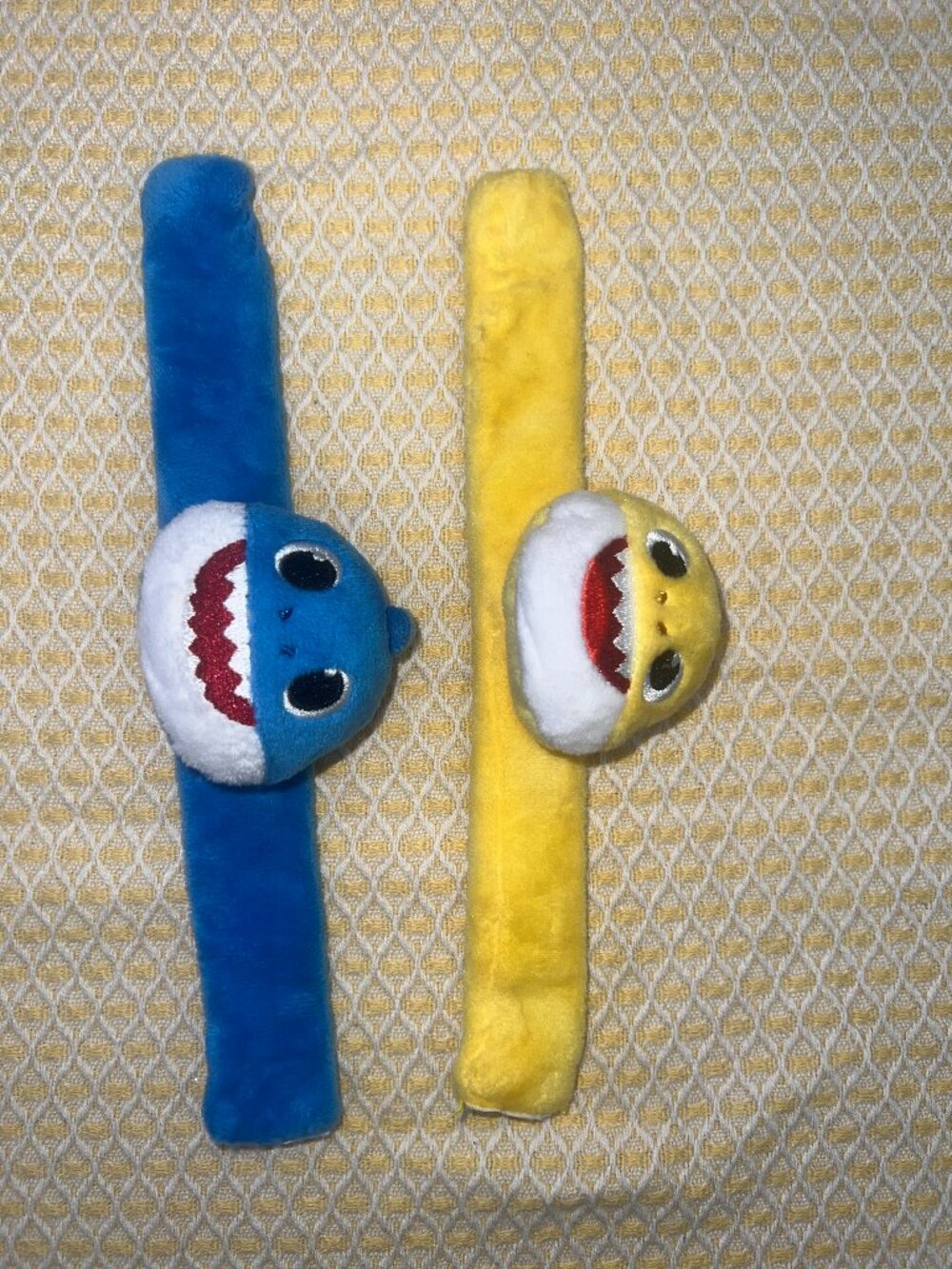 Pinkfong Baby Shark Plush Slap Bracelets Set of 2 Yellow Blue Snap Band
